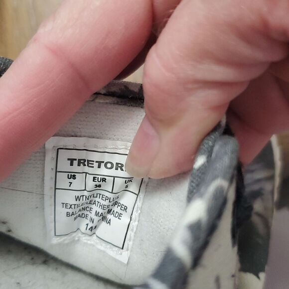 Tretorn Womans Tropical Print Canvas/Leather Sneakers, SIZE 7 - Picture 8 of 10